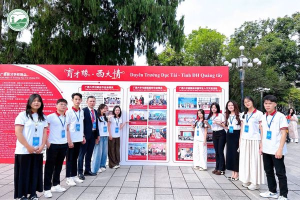 Sinh viên Trường Đại học Nghệ An tham gia hoạt động giao lưu quốc tế tại Đại học Quảng Tây
