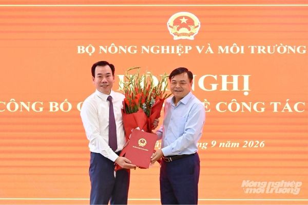 Lễ trao quyết định bổ nhiệm Cục trưởng Cục Trồng trọt và Bảo vệ thực vật tại Bộ Nông nghiệp và Môi trường