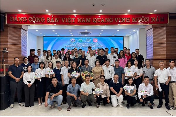 Hình ảnh lễ khai giảng chương trình đào tạo từ xa của trường ĐH Nông Lâm Thái Nguyên