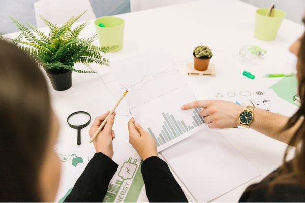 Quản lý tài nguyên môi trường và khoa học môi trường khác nhau về chương trình đào tạo, kiến thức chuyên ngành và định hướng nghề nghiệp