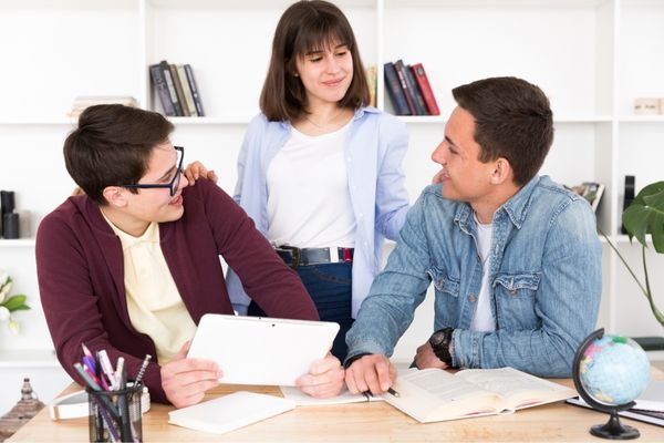 Sinh viên tìm hiểu Quản lý tài nguyên môi trường và Khoa học môi trường khác nhau về tổ hợp xét tuyển